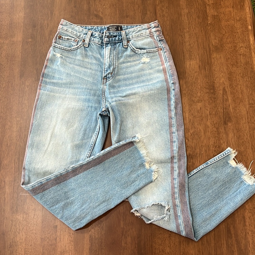 Abercrombie & Fitch High Rise Girlfriend Jeans Light Wash Stripe Distressed 24